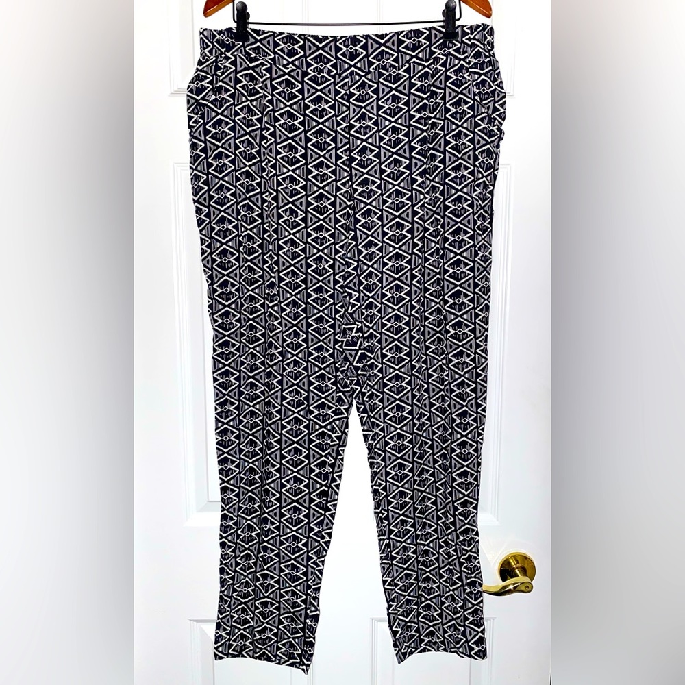 Reitmans Funky Geometric Pants